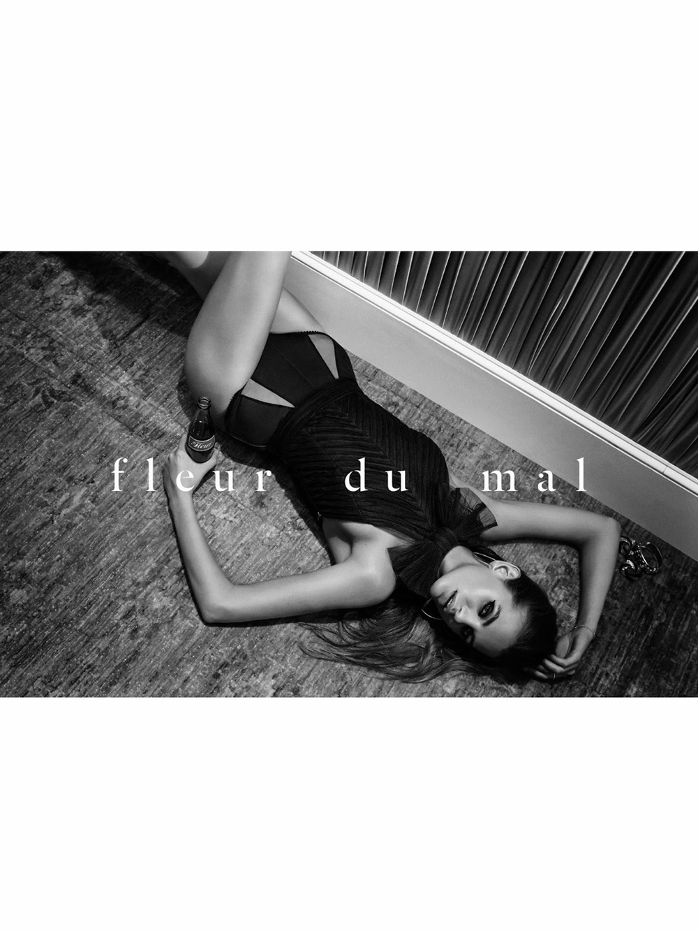 FLEUR DU MAL | M | Navy Velvet Velour Zip Dolphin High Waist Hot Shorts